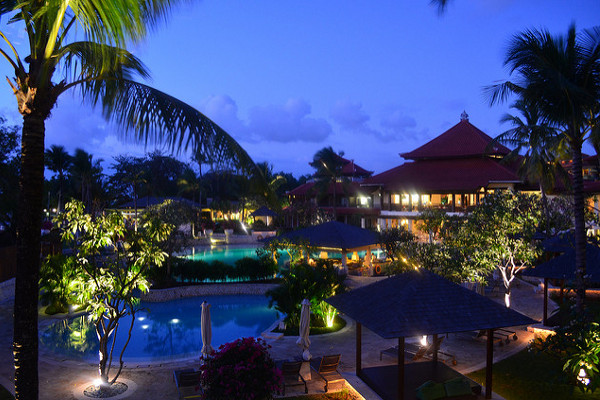 Bali | Kuta przyciąga turystów bogatą infrastrukturą hotelową i restauracyjną