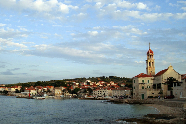Chorwacja | Widok na miasto Sutivan