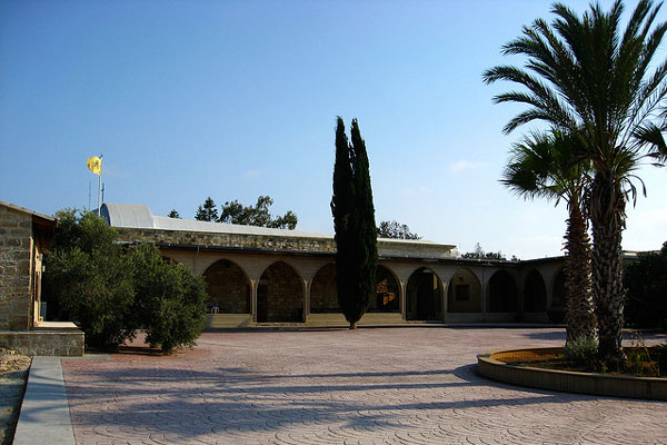 Cypr | Klasztor Agios Nikolaos ton Gaton na Przylądku Gata