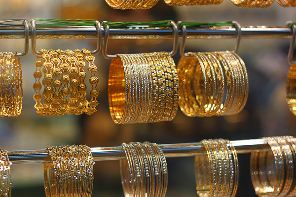 Dubaj | Na Złotym Suku kupić można biżuterię w każdym kolorze złote i o każdym kształcie