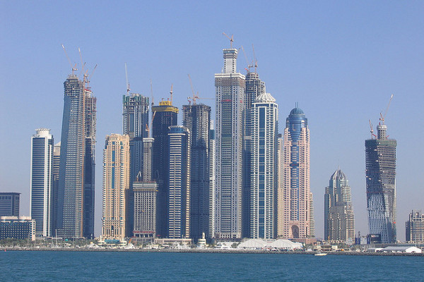 Dubaj | W Dubaju znajduje się 911 ukończonych budynków wielopiętrowych 