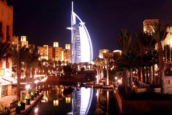 Dubaj | Dubaj skąpany w złocie wieczornych świateł
