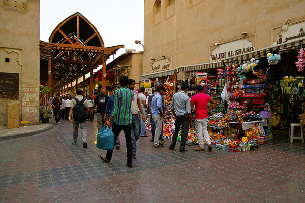 Dubaj | W Dubaju obowiązuje kilka zasad, których należy bezwzględnie przestrzegać w miejscach publicznych
