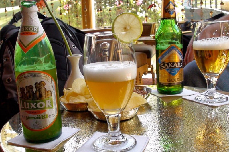 Egipt | W restauracjach hotelowych bez problemu można napić się alkoholu