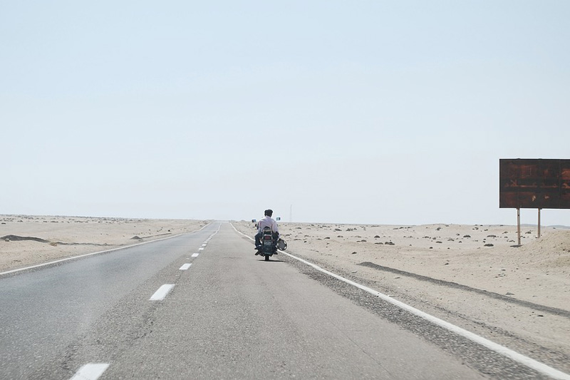 Egipt | Na drogach Egiptu możemy spotkać motocyklistów 