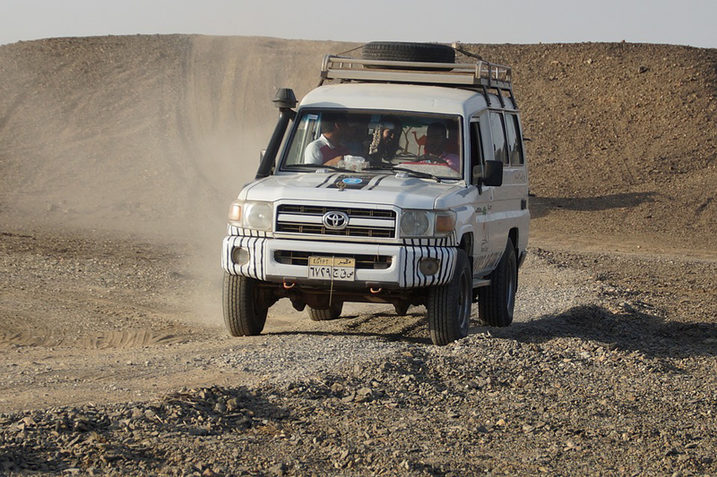Egipt | Amatorzy 4 kółek mogą wybrać się na rajd przez pustynię samochodami terenowymi