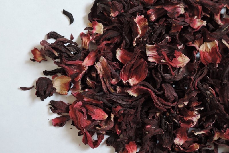 Egipt | Herbatę z hibiskusa można kupićw Egipcie targach i straganach, podobnie jak bakalie czy przyprawy