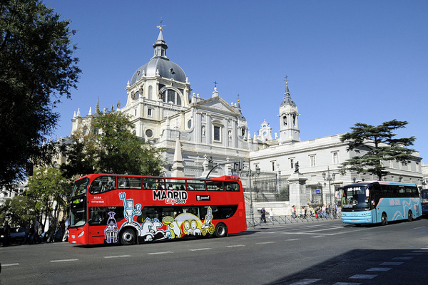 Madryt | W Madrycie funkcjonuje około 200 linii autobusowych 