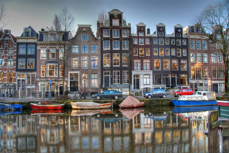 Holandia | Mimo że stolica Holandii nie należy do najtańszych, chętnie zaglądają tu turyści z całego świata