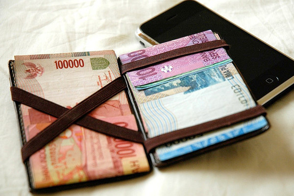 Indonezja | Rupia indonezyjska stała się oficjalnym środkiem płatniczym w 1949 roku