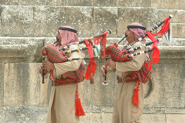 Jordania | Arabscy muzycy w Jerash