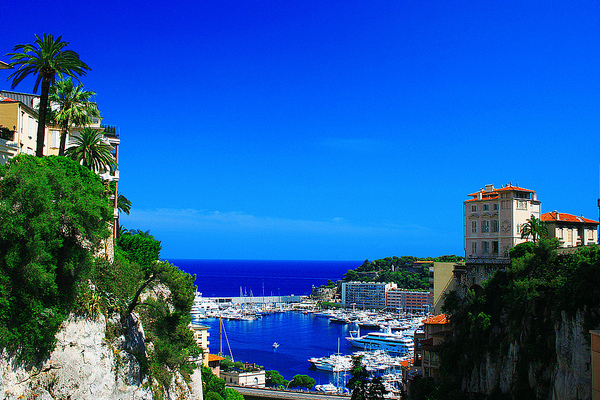 Monako | Monako pomimo tak małej powierzchni przyciąga ogromną ilość turystów
