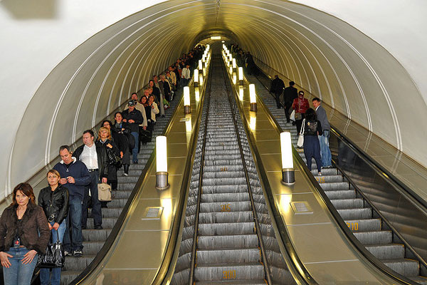 Moskwa | Moskiewskie metro liczy 12 linii i 185 stacji