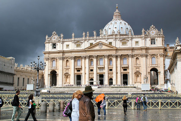 Rzym | Bazylika św. Piotra w deszczu