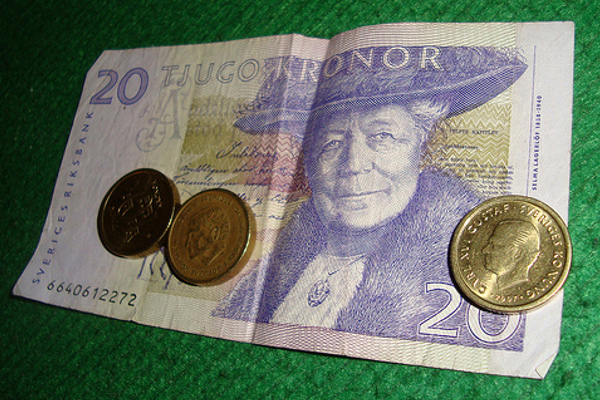 Szwecja | Banknoty występują w 5 nominałach: 5, 10, 50, 100 oraz 1000 koron