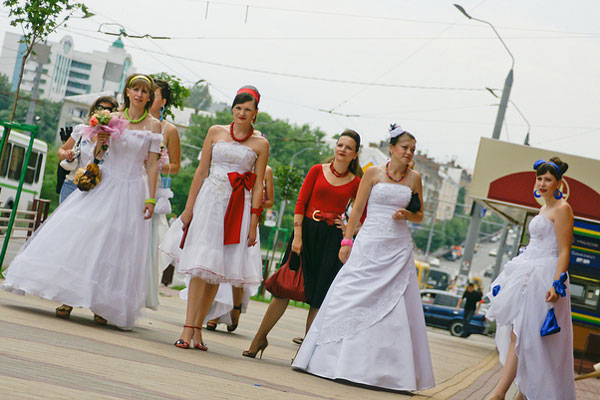 Ukraina | Parada panien młodych